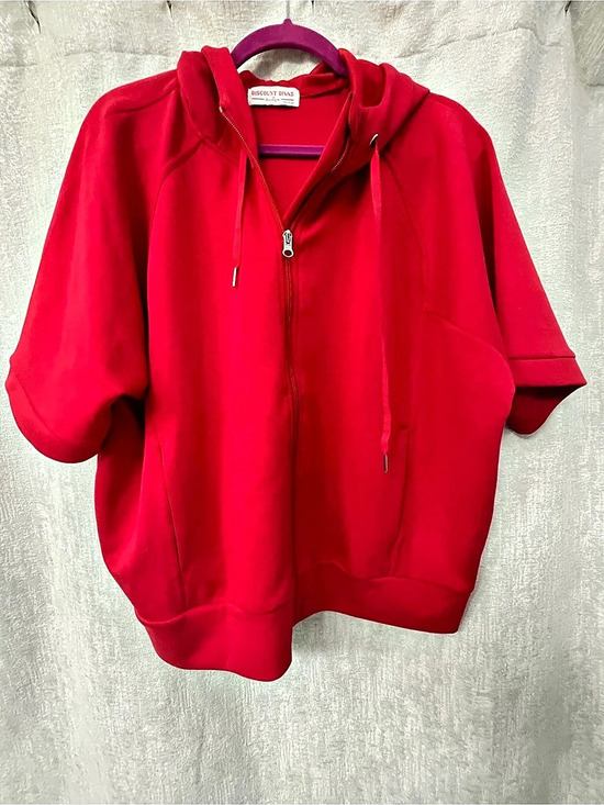 Discount Divas Boutique Tops - Discount Divas Boutique Red Short Sleeve Hoodie XL Like New